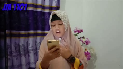 Buat kamu yang ingin memberikan sebuah hadiah puisi untuk ibu tepat di hari ibu, maka berikut ini kami sajikan kumpulan puisi ibu untuk hari ibu. Terharu, Puisi Untuk IBU// By. Vindy Zenyasifa - YouTube