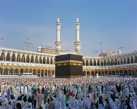 General view of kaaba as muslim pilgrims wearing face masks and keeping social distance pray facing kaaba during the annual haj pilgrimage . Khana Kaba Wallpaper Free Download | Allah Ka Ghar ...