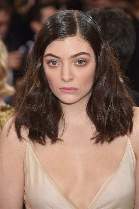 Lorde — royals (pure heroine 2013). See How Lorde's Beauty Look Has Evolved | Teen Vogue