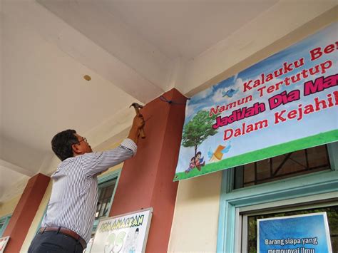 We did not find results for: PUSAT SUMBER SEKOLAH: BANNER KATA-KATA HIKMAH