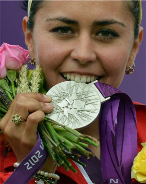 Aída nabila román arroyo is a mexican archer. Aída Román, la mirada que 'flechó' a los mexicanos - Foto 2