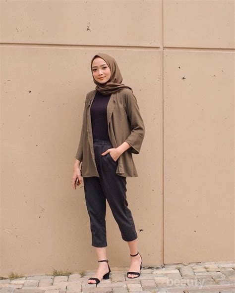 Check spelling or type a new query. Padupadan Busana Warna Olive Green yang Kekinian ala Hijabers, Outstanding Abis!