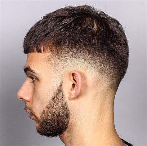 I tagli del momento e i contrasto del gray hair. 1001+ idee per sfumature capelli uomo secondo le ultime ...