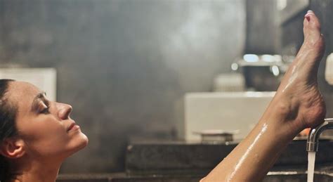 Its permanence means it definitely won't make your hair grow back thicker. Does Hair Removal Cream Cause Ingrown Hairs? | myHIRSUTISM.com