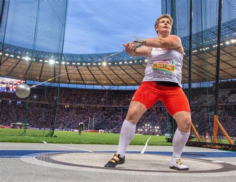 Anita włodarczyk ma srebrny medal. Nagroda PKOl dla Anity Włodarczyk za złoty medal ...