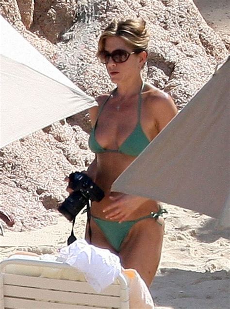 The daughter of actors john aniston and nancy dow. Sexy Jennifer Aniston Bikini Pictures