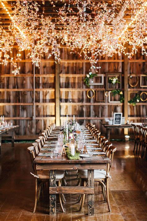 We've rounded up the prettiest barn wedding venues across the u.s. 50+ Rustic Fall Barn Wedding Ideas That Will Take Your ...