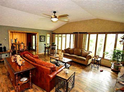 Small family oriented resort with cabins and an rv park nestled in the ozarks near roaring river state park. Romantic Getaway near the Roaring River State Park, Missouri