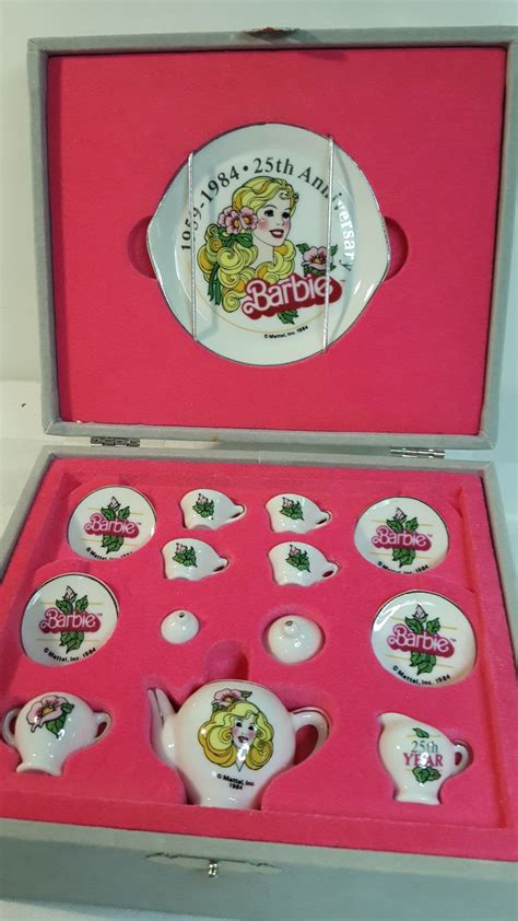 Los mejores juegos de barbie gratis están en minijuegos. Barbie 25th anniversary miniature tea set 1984 | Juguetes mattel, Barbie y Mattel