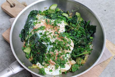 Jetzt ausprobieren mit ♥ chefkoch.de ♥. Rezept für ein herzhaftes Frühstück: Shakshuka (grün ...