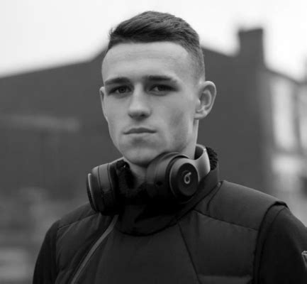 Foden, 18, started the pivotal win over leicester on monday night, which means. Phil Foden Wife, Son, Married, Girlfriend, FIFA, Net Worth ...