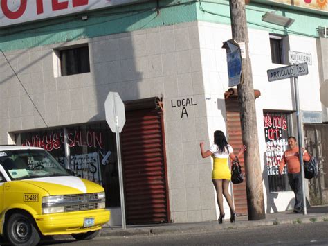 Say goodbye to you iphone, congreso: Ensenada road reopens until it falls into the ocean again