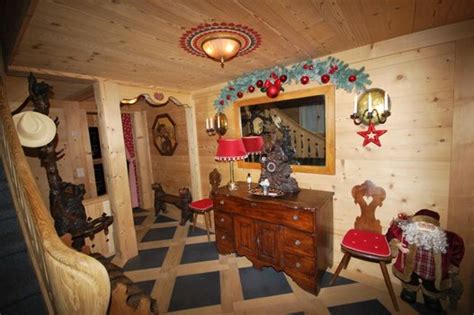 14 августа1966, от брака с сильви вартан), лаура смет (laura. Johnny Hallyday : Son chalet de Gstaad à vendre pour 9,5 ...