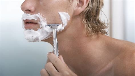 Ingrown hairs occur when hair curls around and grows back into the skin or if dead skin clogs the hair follicle and forces it to grow sideways. How to Stop Bleeding from Shaving | Glyder