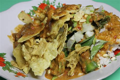 2 telur ayam 2 lembar daun sawi putih. 8 Ragam pecel sayur yang enak dan unik Hanya di Indonesia ...