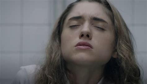 Последние твиты от yes (@yesscot). Yes, God, Yes: Natalia Dyer nel film alla scoperta della ...