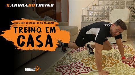 Utilizar um peso/disco/bola/garrafa de água/pacote de arroz na execução do agachamento para aumentar a intensidade. HOJE NÃO CONSEGUI IR NA ACADEMIA - A HORA DO TREINO ...