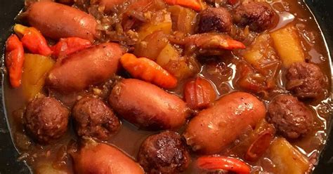 Resep bistik kambing ini unik, karena merupakan bistik ala belanda yang bahan utamanya diganti daging kambing, dengan citarasa manis gurih yang dijamin akan masak dengan api sedang hingga daging kambing empuk. 14 resep bistik daging giling enak dan sederhana - Cookpad