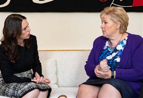 Jacinda ardern must be wishing she could turn back the clock to june 8, when new zealand was new zealand prime minister jacinda ardern embraces a factory worker on june 9, the day after the. Solberg vil diskutere dekningen av terror med norske ...