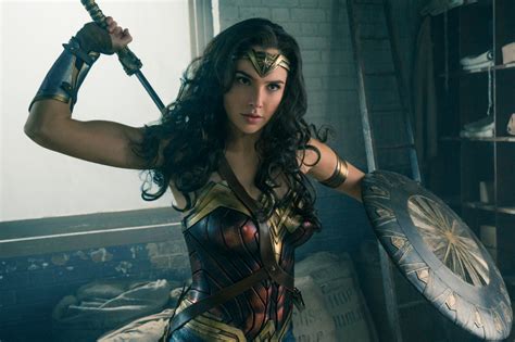 Celebrate with us by sharing your favorite moments of gal as wonder woman. Se revela la fecha de estreno del corte de Zack Snyder de ...