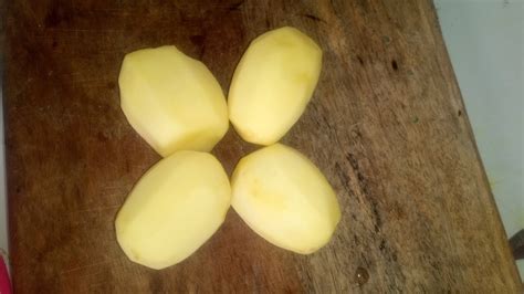 Putting peeled potatoes in water works best if they're left whole or cut into large chunks; How to peel Potatoes fast: easy way to peel potatoes fast ...