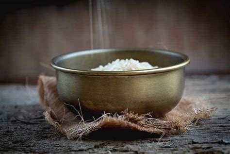 El elemento en común que la mayoría de las variedades de este platillo tienen es que los jugos y el caldo del pollo se utilizan para cocinar el arroz, lo cual les da un sabor unificado. Arroz integral en MICROONDAS + Receta de arroz integral ...