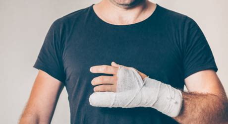 It specializes in four core businesses: Versichern | KlarMacher