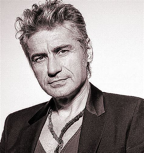 Luciano ligabue in videomessaggio ai fan, pubblicato sui suoi profili social. Buon compleanno Elvis - Luciano Ligabue