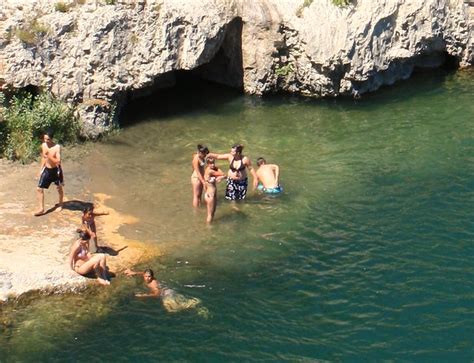 The holiday home offers a barbecue. swimming hole fun | this was taken last summer at Barton ...