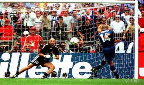 Coupe du monde, quart de finale, 3 juillet 1998. Frédéric Dupuy était ramasseur de balles lors du France ...