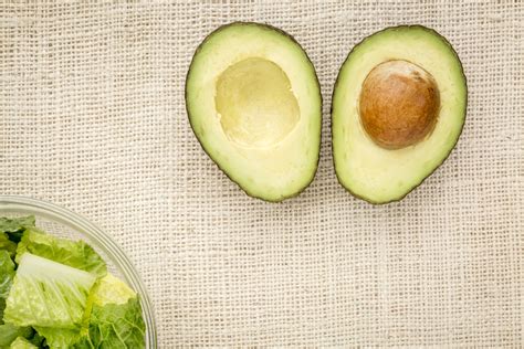 7 Surprising Uses For The Avocado Pit