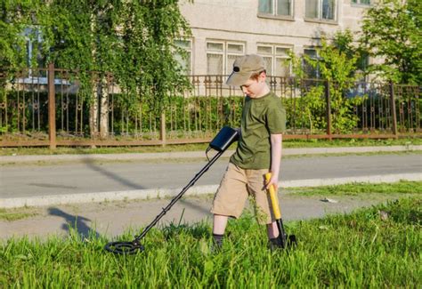 Coob metal detector sand scoop pro series shark v10 hunting detecting scoops. 6 Best Metal Detectors For Kids In 2020 (Includes Teens)