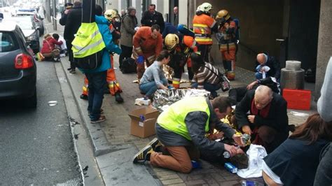 Bij de explosies op de luchthaven van zaventem zijn drie bompakketten gebruikt, weet vrt nieuws. In beeld: ongeloof, angst en ravage bij terreur in Brussel | NOS