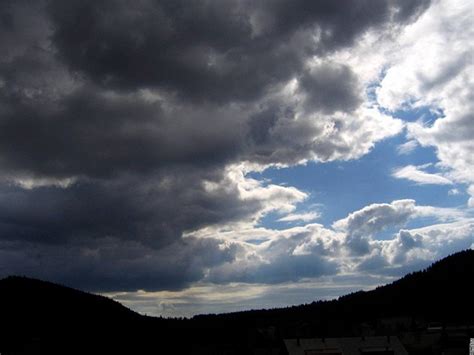 Aktuálne, hodinové počasie, last minute počasie na 30 dní. Tropické počasí vydrží do pátku, v sobotu zasáhne ...