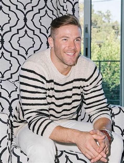 At times in the past and on the field the patriots wide receiver has been known to have messy or long hair. Top 30 Julian Edelman Haircut | Stylish Julian Edelman ...