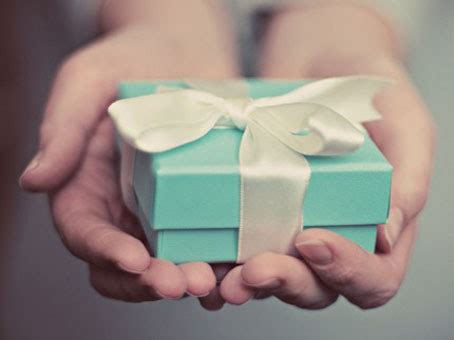 Tersedia dalam nominal voucher 25.000 dan 50.000. 5 Pilihan Kado Silang Murah, Unik dan Lucu ~ Inspirasi Hadiah Kado Untuk Ibu, Sahabat, Pacar ...