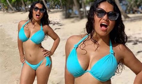 Фото с instagram сальмы хайек в 2019. Salma Hayek celebrates 53rd birthday with sexy bikini ...