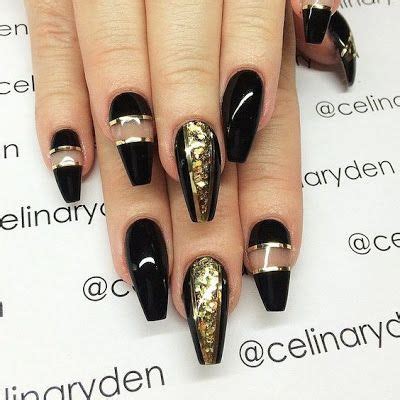 Agrega las rosas al jarrón. Uñas Negras con Dorado | Uñas negras con dorado, Uñas ...
