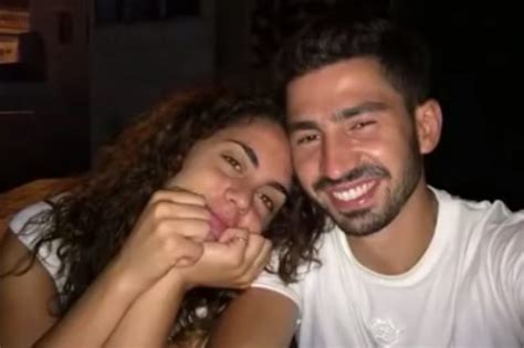 Paola ferrari, la prima donna a condurre 90° minuto, è uno dei volti di rai 1 degli europei 2020: Paola Frizziero incinta: Con mio marito Francesco ...