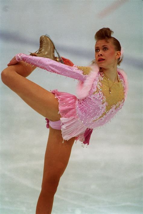 For the hamill camel, the skater drops their free leg and torso down and begins spinning. The Definitive Ranking Of Olympic Ladies Figure Skating ...