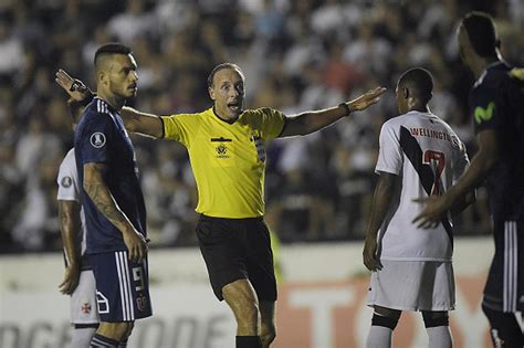 Latest fifa 21 players watched by you. Mauricio Pinilla y Jean Beausejour se pelean en pleno ...