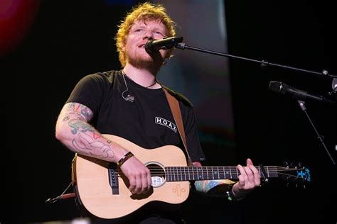 Ed sheeran appears for the first time ever in game of thrones!!!! Ed Sheeran: Umstrittener Gastauftritt bei „Game Of Thrones ...