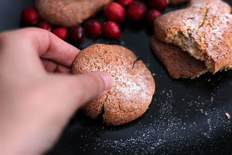 3 ingre nt shortbread cookies. Three Ingredient Christmas Protein Cookies | Protein powder recipes, Protein cookies, Low carb ...