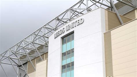 Manchester city tok eit overlegent ligagull førre sesong. Leeds United Stadium - Leeds