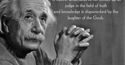 Ujian tersulit dalam suatu hubungan adalah untuk tidak bersepakat namun tetap bergandengan tangan. La Tahzan: 10 Nasehat Bijak Einstein Tentang Hidup Sukses