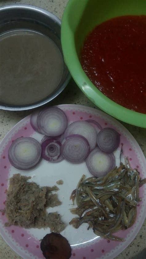 Panaskan minyak yang banyak kemudian tumis bawang besar hiris sehingga naik bau sahaja. Resepi Sambal Tumis Nasi Lemak (Tahan Lama Dan Sangat ...