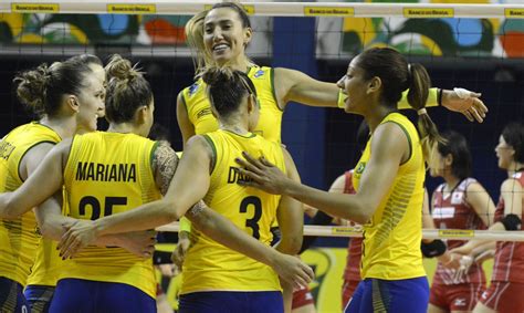 Elas jogaram com muita garra, mas o time russo venceu no tie break por 3x2. Brasil derrota o Japão no segundo jogo do Desafio de Vôlei ...