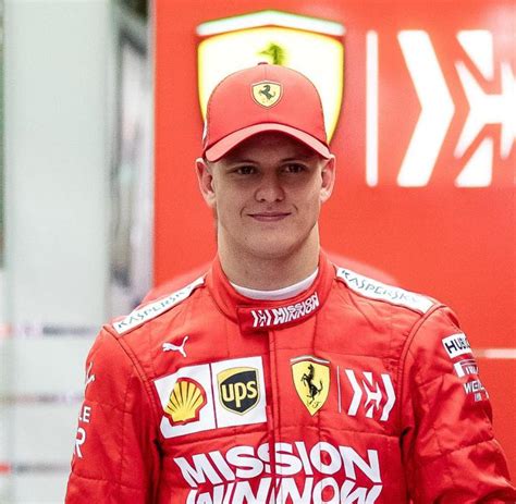 Haas rookie mick schumacher says he's ready to take up the formula 1 challenge and push on as he prepares for his maiden grand prix in bahrain. Mick Schumacher über Michael: „Möchte Liebe zu meinen ...