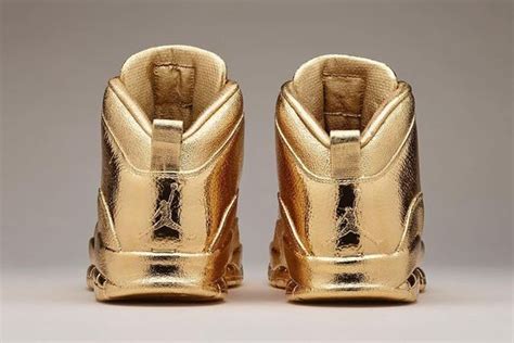 It was exclusively made for the famous rapper drake in 2016 and ever since has become the most expensive sneakers for $2 million. Top 15 cei mai scumpi adidași din lume | Blog epantofi.ro