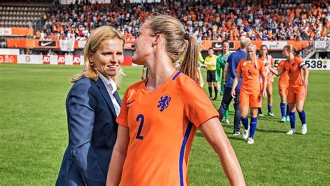 The facilities weren't there but since 2007 since the eredivisie started and the players could train more they developed so much. Voor Sarina Wiegman is er maar één weg: naar de top | De ...